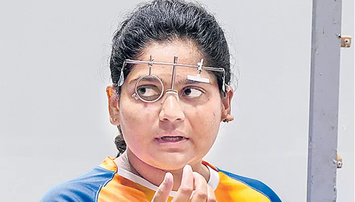  Rahi Sarnobat strikes gold in 25m pistol event - Sakshi