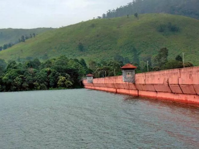 Supreme Court Orders Tamilanadu To Maintain Water Level Of Mullaperiyar Dam - Sakshi