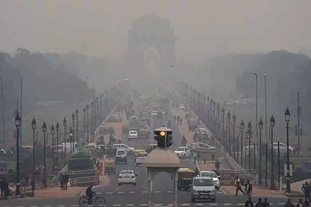 Air Pollution Is Cutting The Global Life Expectancy By Up To Two Years - Sakshi