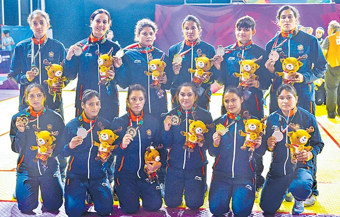 Asian Games 2018: now, India loses to Iran in womens kabaddi too - Sakshi