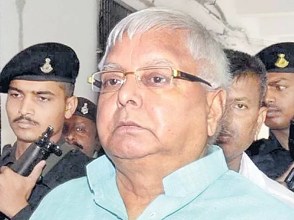 Jharkhand HC asks Lalu Prasad Yadav to surrender by August 30 - Sakshi