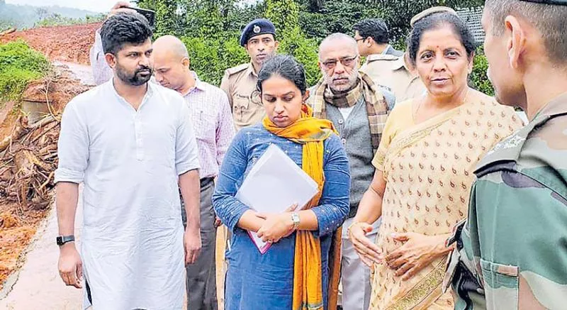 Nirmala Sitharaman snaps at Karnataka minister during press meet - Sakshi