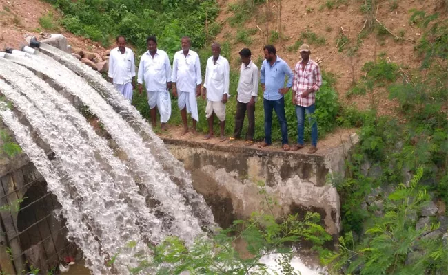 Heavy Rains In Nizamabad Farmers Happiness - Sakshi