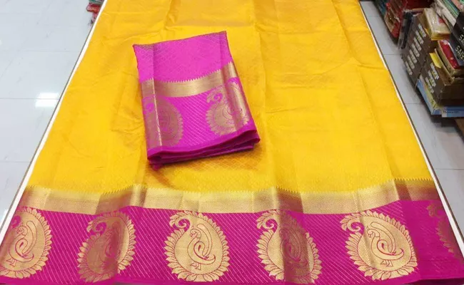 No Stock Board in Saree Showroom Karnataka - Sakshi