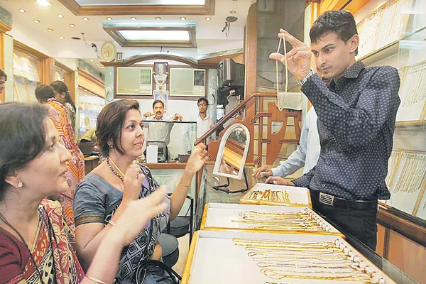 Gold time to buy! - Sakshi