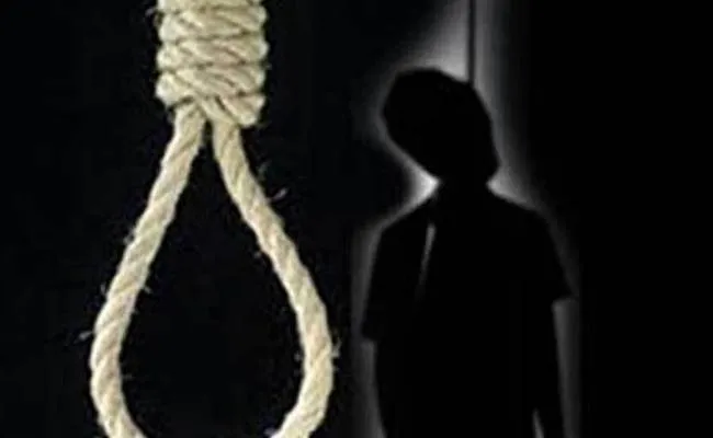 Youth Committed Suicide For Extramarital Love Affair In West Godavari - Sakshi