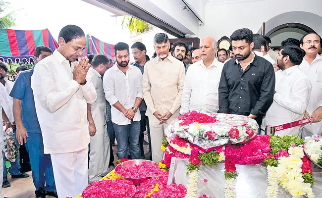 CM KCR And Chandra Babu Naidu Deep Condolence - Sakshi