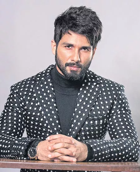 shahid kapoor manipur boxer cingco singh biopic - Sakshi