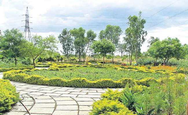 GHMC Orders To Parks devolopments In hyderabad - Sakshi