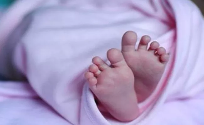 Baby Girl Killed By Mother In West Delhi - Sakshi