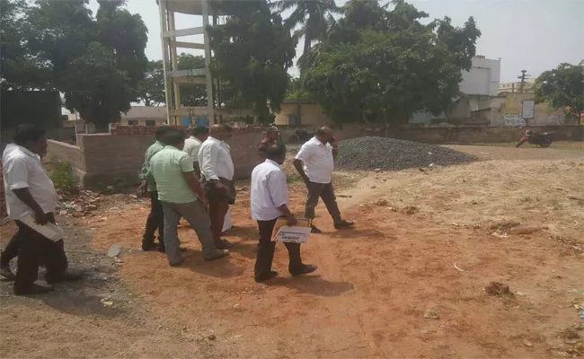 TDP Leaders School Land Kabza In Prakasam - Sakshi