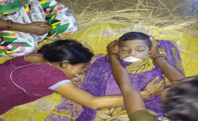 Two Children Died In The Pond Warangal - Sakshi