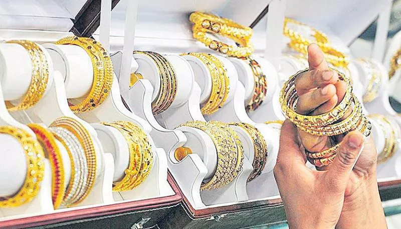  Bears Holding Gold Market In A Tight Grip - Sakshi