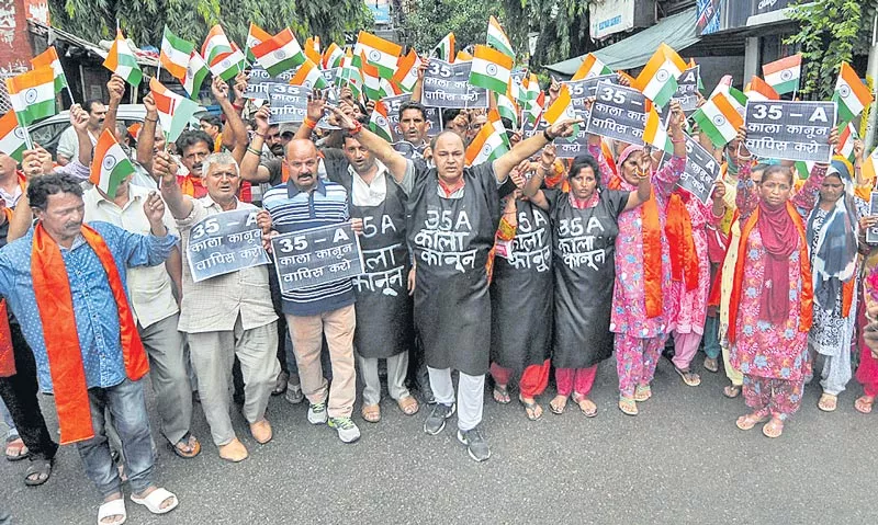 Kashmir Bandh on Article 35 A - Sakshi