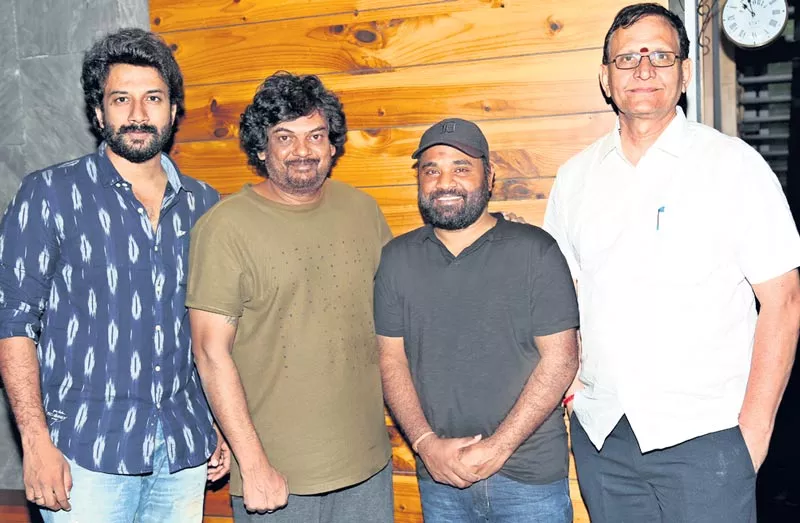 Director Puri Jagannadh Launches Bluff Master Title Logo - Sakshi