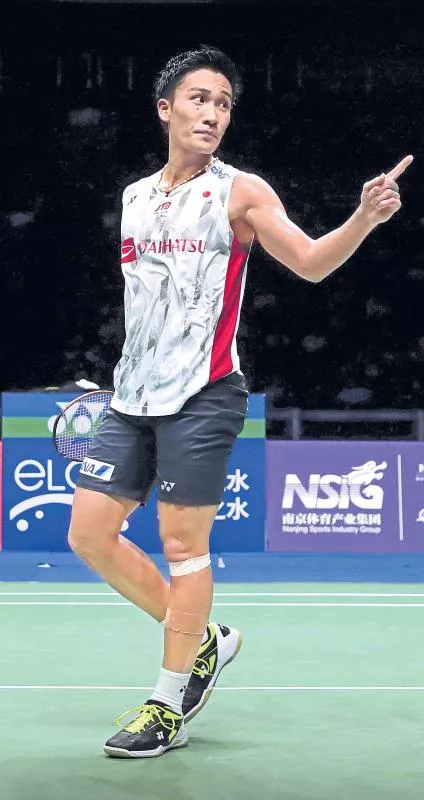 Badminton Asia Championships: Kento Momota dethrones Chen Long - Sakshi