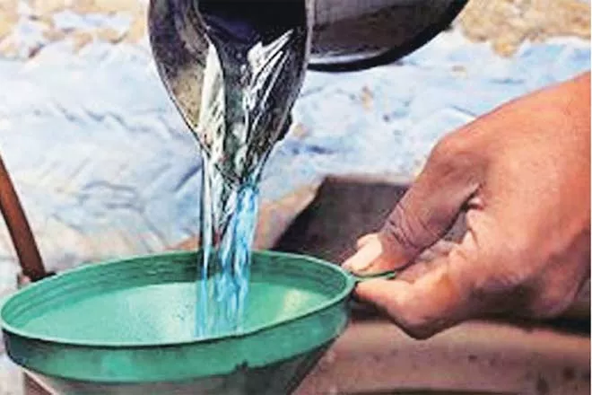 Increased blue kerosene price - Sakshi