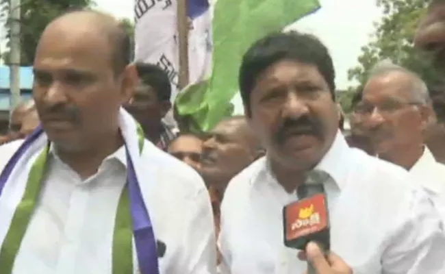 YSRCP Leaders Arrested In Vijayawada - Sakshi