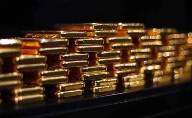 Indian Man Arrested With Gold Bars At Dhaka Airport - Sakshi