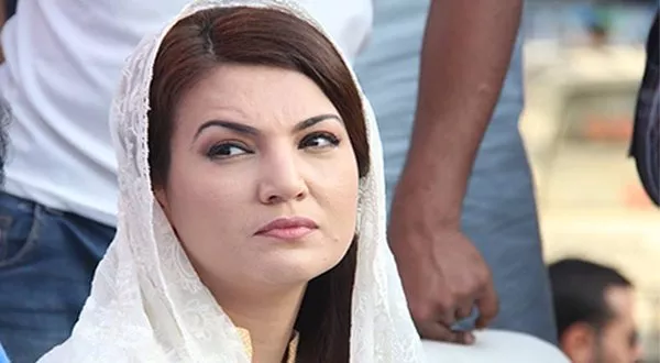 woman heckles former Reham Khan - Sakshi