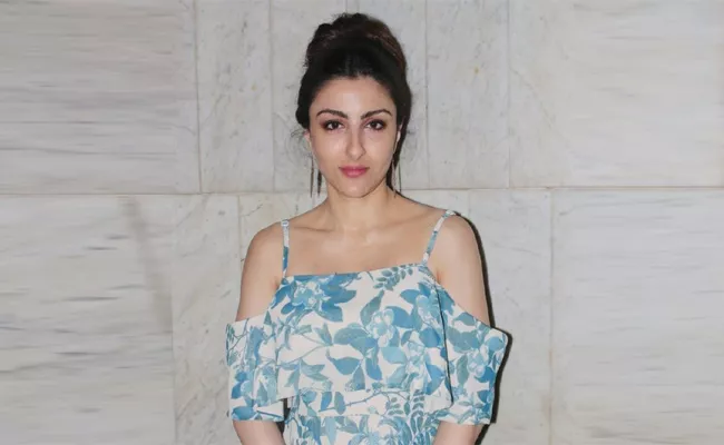 Soha Ali Khan Visit Begumpet Country Club Hyderabad - Sakshi