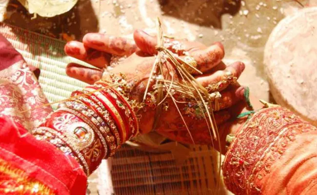 Law Commission Suggests Reduce Legal Age Of Marriage For Men - Sakshi