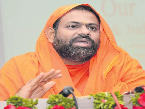 Paripoornananda swami as the Shiv Sena Party CM Candidate - Sakshi