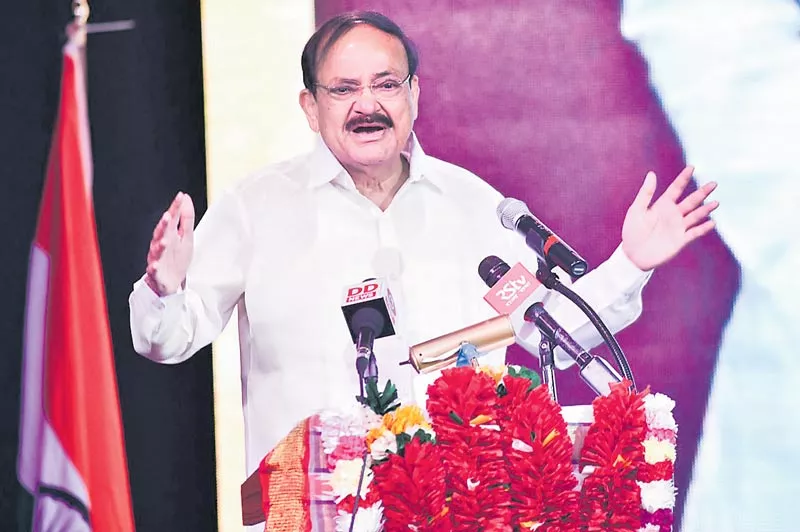 VP M Venkaiah Naidu to address 2nd World Hindu Congress in Chicago - Sakshi