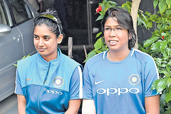 Mandhana shines as Indian women's cricket team beat Sri Lanka - Sakshi