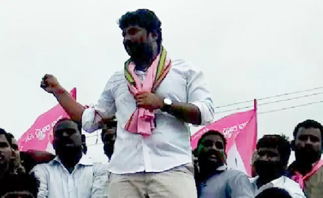 TRS MP Balka Suman Sensational Comments on Chennur ticket - Sakshi