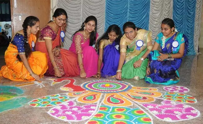 Freshers Day In Anantapur Medical College - Sakshi