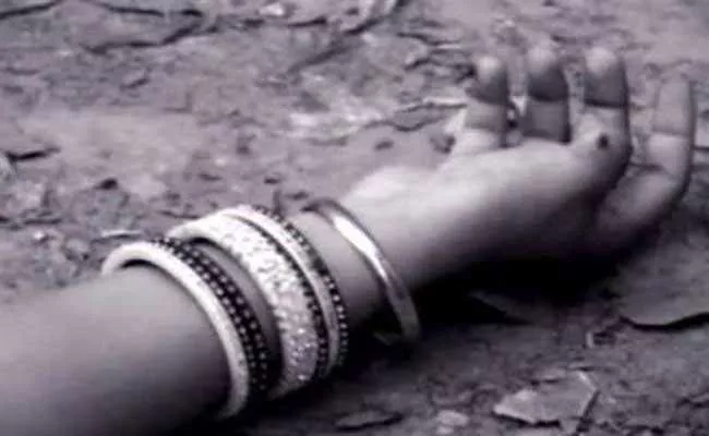 Married Woman Died In Suspicious Circumstances In West Godavari - Sakshi