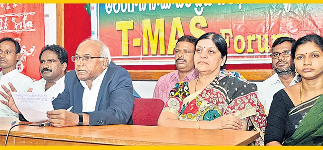 Vimalakka Contest Against KTR, Says Kancha Ilaiah - Sakshi