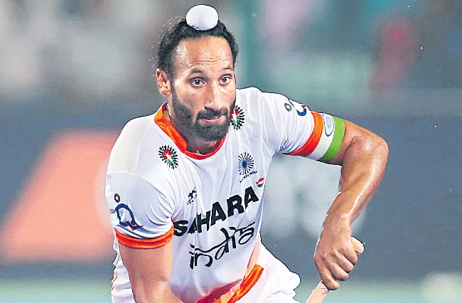 Sardar Singh set to retire from international hockey - Sakshi