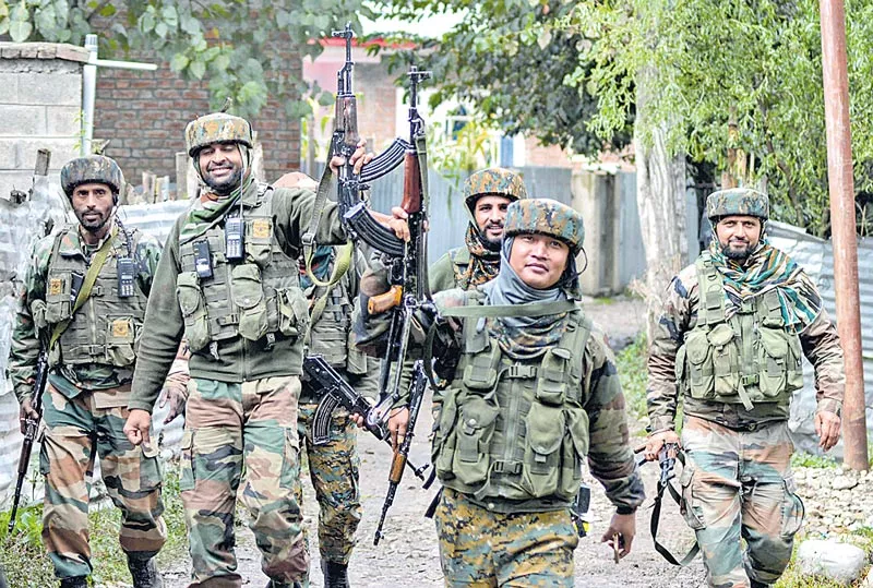 5 terrorists killed in encounter in Jammu and kashmir - Sakshi