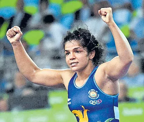 Wrestler Sakshi Malik sails into final, Pooja Dhanda to fight for bronze