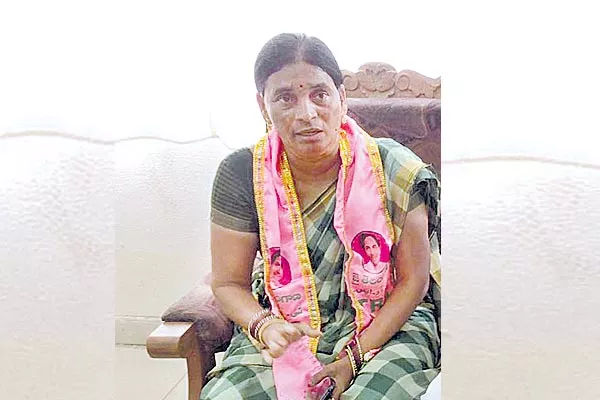 If I Don't Get Ticket, I'll Commit Suicide - Srikanth Chary's Mother - Sakshi