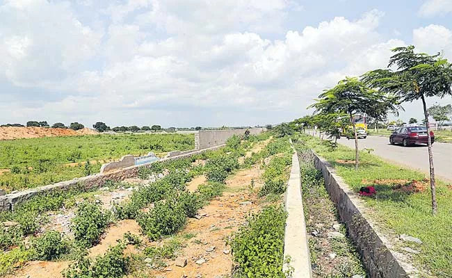 Govt Lands Kabza In Rangareddy - Sakshi