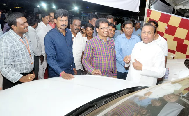 mekapati Rajamohan Reddy Visit Sakshi Mega Auto Show In PSR Nellore