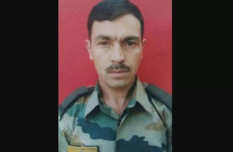 errorists kill soldier who was home for the son's last rides - Sakshi