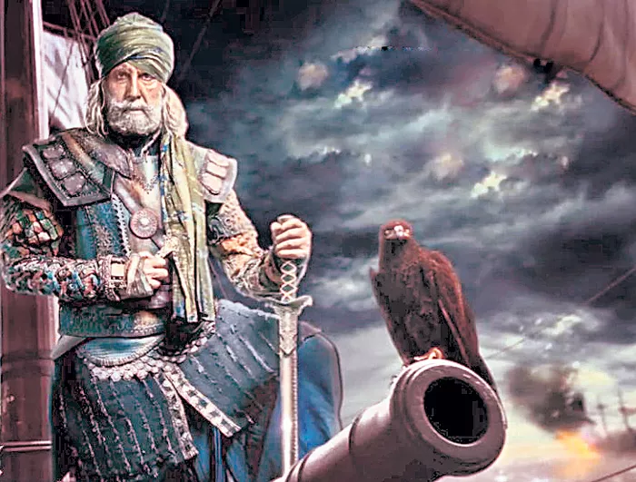 Amitabh Bachchan is commander Khudabaksh - Sakshi