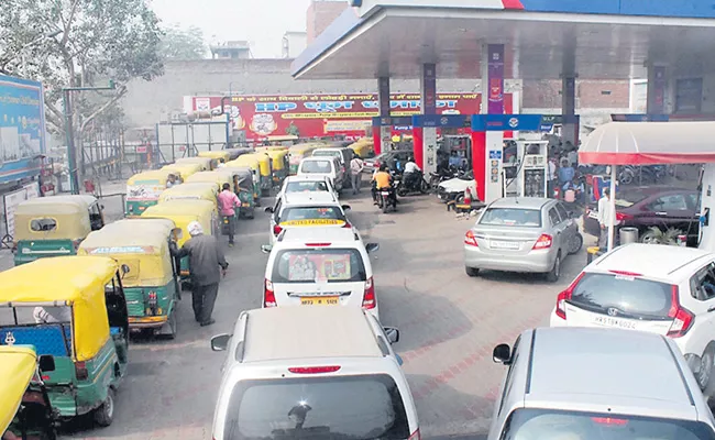 Differences Between Petrol Rates In Neighbouring States - Sakshi