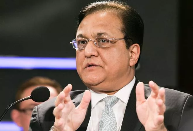 Rana Kapoor to retire as Yes Bank MD and CEO by January 2019 - Sakshi