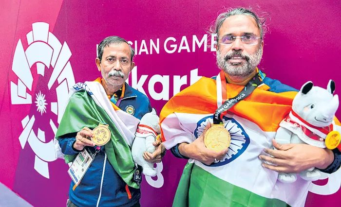 Pranab Bardhan, Shibhnath Sarkar win bridge gold for India - Sakshi