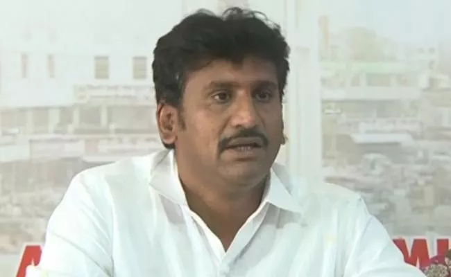 YSRCP Leaders Face To Face With Anantapur Migration People - Sakshi