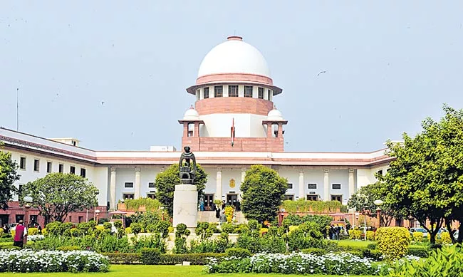 Supreme Court extends house arrest of five activists - Sakshi