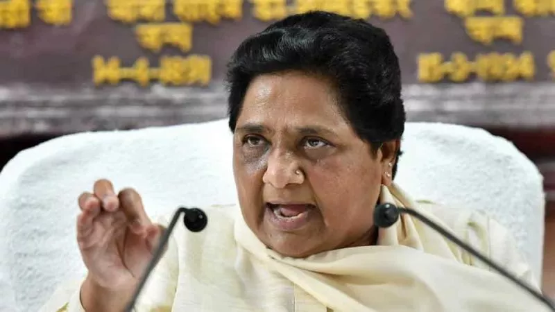 Mayawati Jolts Mahakutami Efforts In Chattisgarh - Sakshi