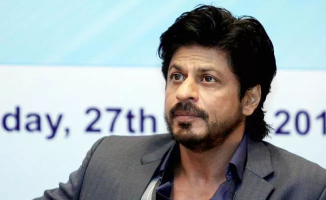 Abram Praying Ganpati Bappa Netigens Trolls Shah Rukh Khan - Sakshi