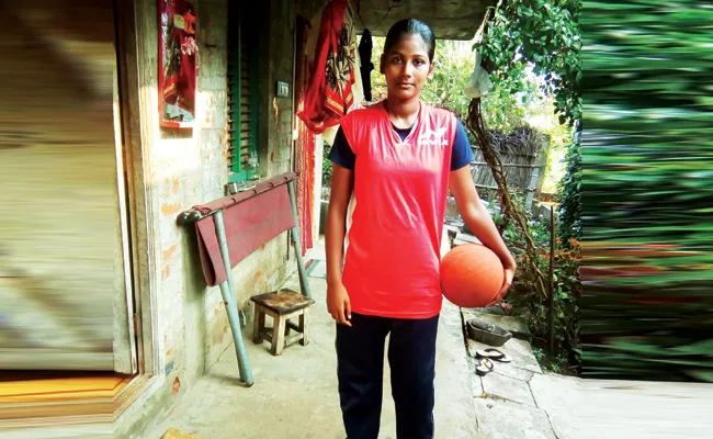 Kamala Kumari Playing Well In Basketball - Sakshi