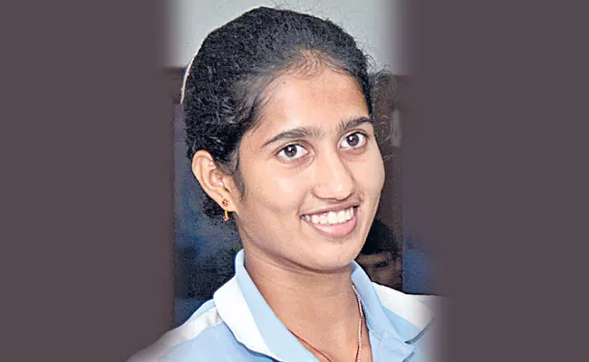 Vrushali reached semifinals - Sakshi